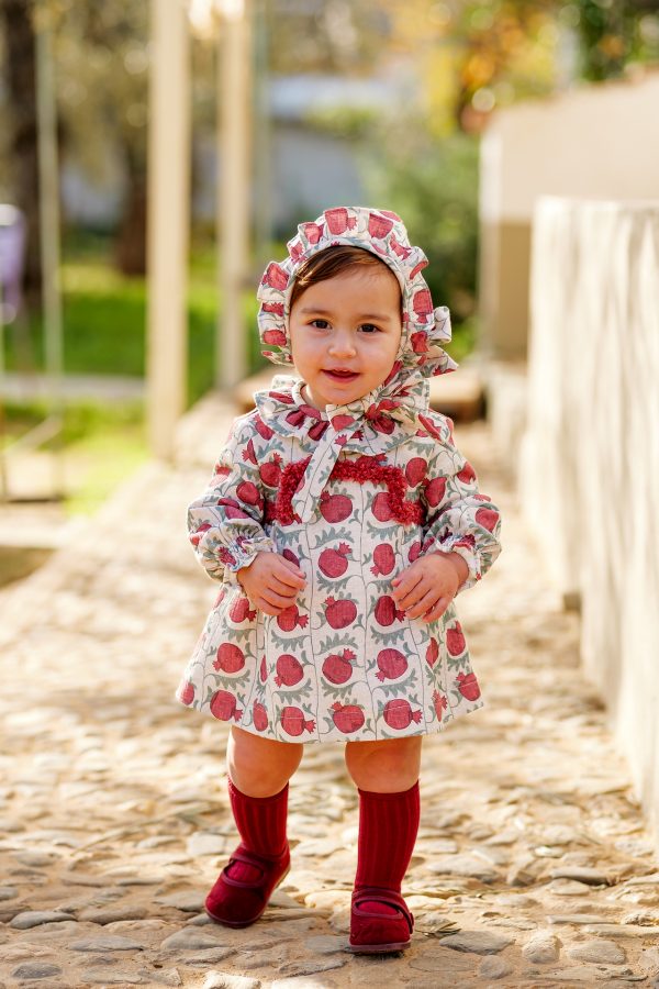 VESTIDO CON BRAGUITA Y CAPOTA COLECCIÓN GRANADA