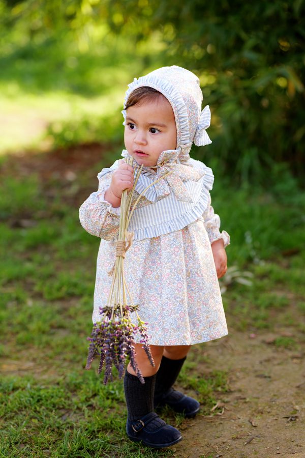 VESTIDO CON BRAGUITA Y CAPOTA LIBERTY JOSÉ VARÓN