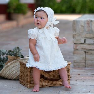 VESTIDO BORDADO BEBÉ TRES PIEZAS