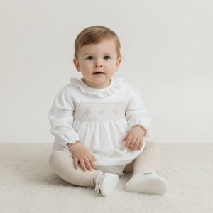 Ranita Celia Bordado a Mano Beige Tartaleta